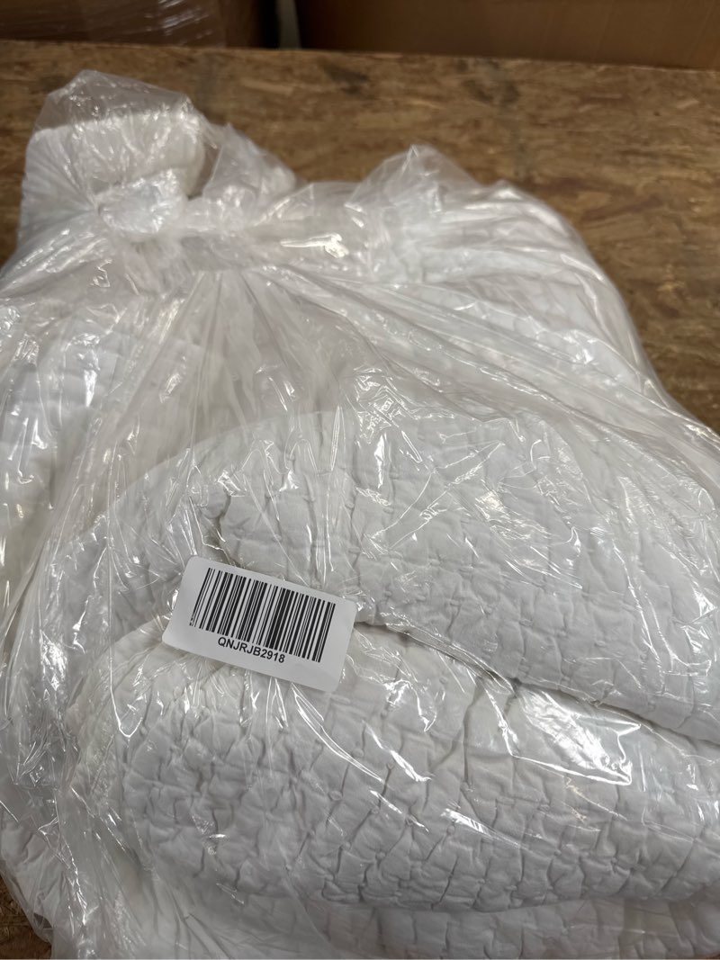 Condition photo showing Good Condition for european linen cotton stitch quilt set, king/cal king, white