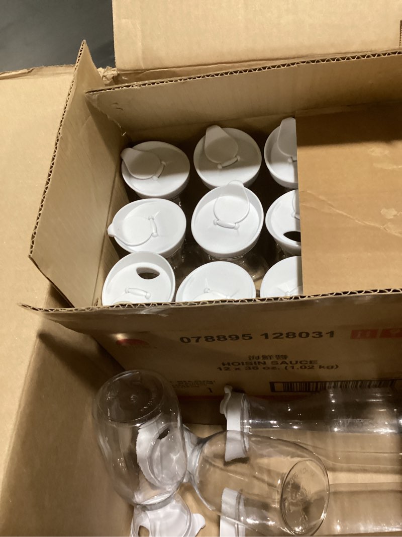 skylety 16 pack 25 oz plastic water carafe with lids, clear juice pitchers for drinks milk iced tea 