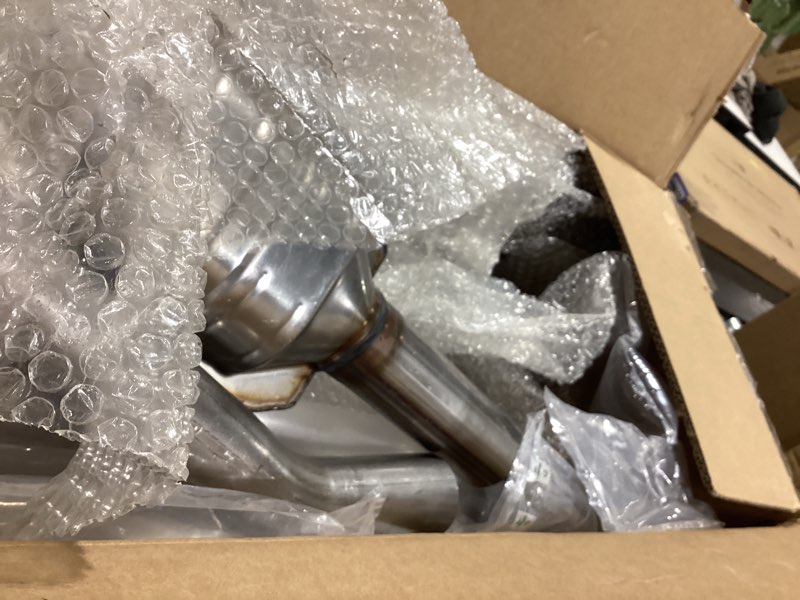 Condition photo showing Good Condition for catalytic converter compatible with 99-03 chevrolet tracker 1.6l/2.0,99-03 suzuki vitara 1.6l/2.0 (epa compliant) 1999-2003 tracker 1.6l/2.0l