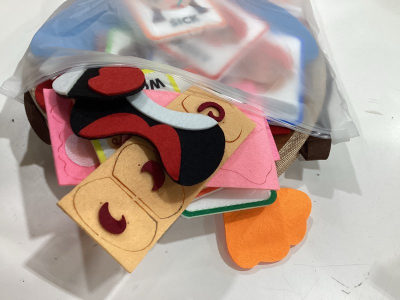 Condition photo showing Good Condition for 83 pcs children's felt expression face diy activity toy, children's social emotional learning activity expression board emotional expression, educational puzzle game early education 2 face felt