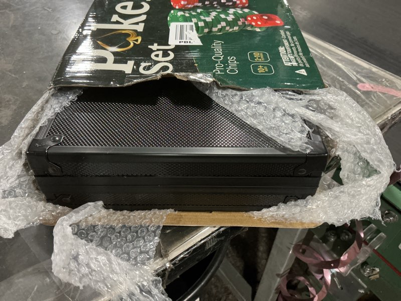 Condition photo showing Good Condition for queensell poker set with 300 poker chips 11.5 gram for texas holdem – professional weight poker chips set with 2 decks cards, big small dealer buttons, and dices – premium poker in aluminum case