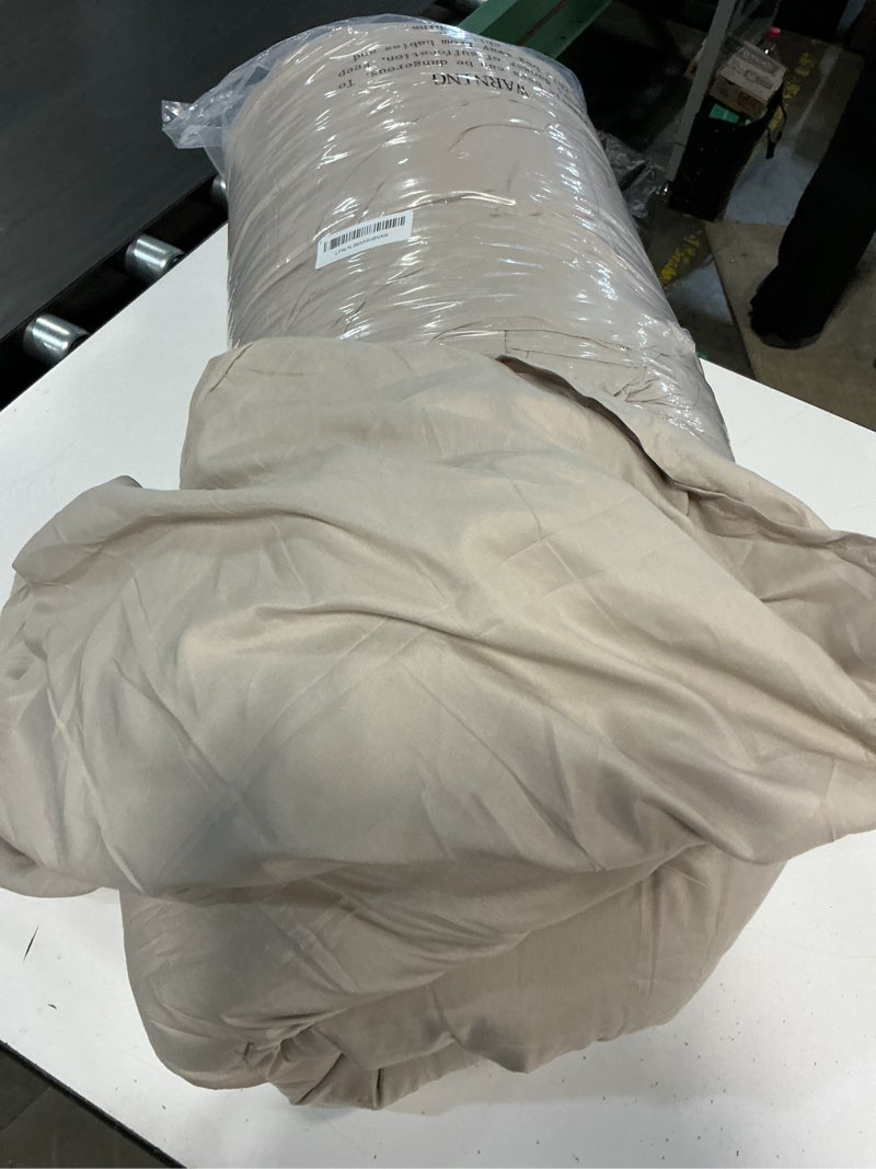 Condition photo showing As Is for rosgonia oversized king comforter 128x120, 3pcs super king plus comforter set (1 light khaki comforter & 2 pillowcases) lightweight oversized king bedding set quilt super king plus comforter 128"x120" light khaki