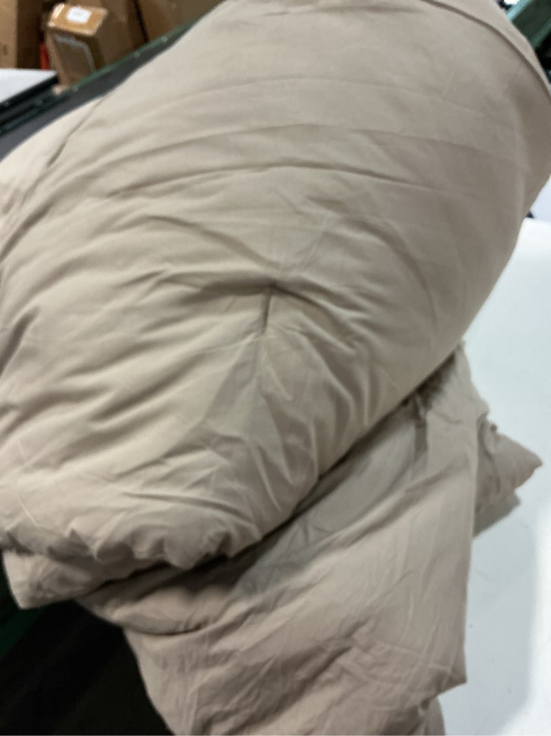 Condition photo showing Good Condition for muxhomo queen size comforter set beige, 3 piece solid bedding for all seasons, warm down alternative bed set includes 1 lightweight comforter (90"x90") and 2 pillowshams (20"x26") 01 - beige queen(90"x 90")