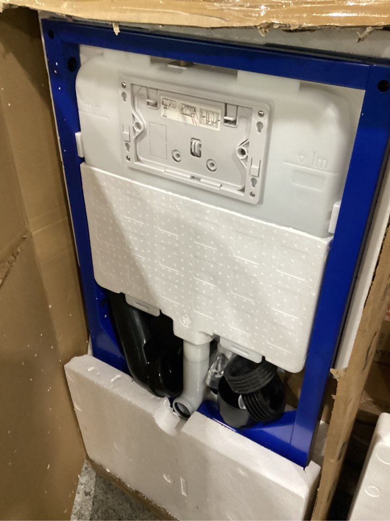 Concealed wall toilet tank