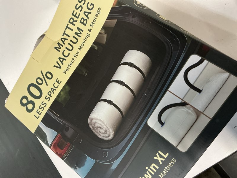 Condition photo showing Good Condition for Mattress Vacuum Bag(Twin/Twin XL) Brand: BeeCoAoo