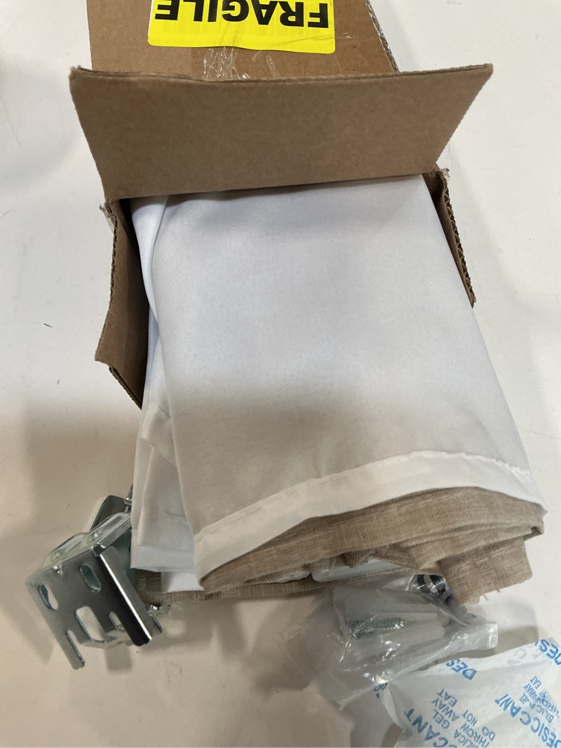 https://lotting-media.assets.bidfta.com/lotting_29a292fa-0974-417e-a7d6-123e9fdcd83b