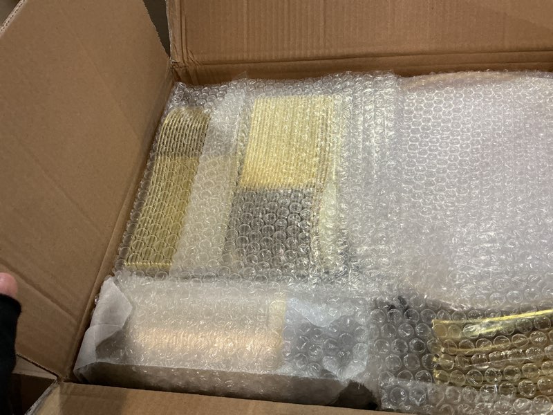 Condition photo showing New/Like New for bestvip 600pcs clear gold dinnerware set for 100 guests, plastic plates for party, christmas and new year, 100 disposable plates, 100 dessert plates, 100 cups, 100 spoons, 100 forks and 100 knives 100 guests clear gold
