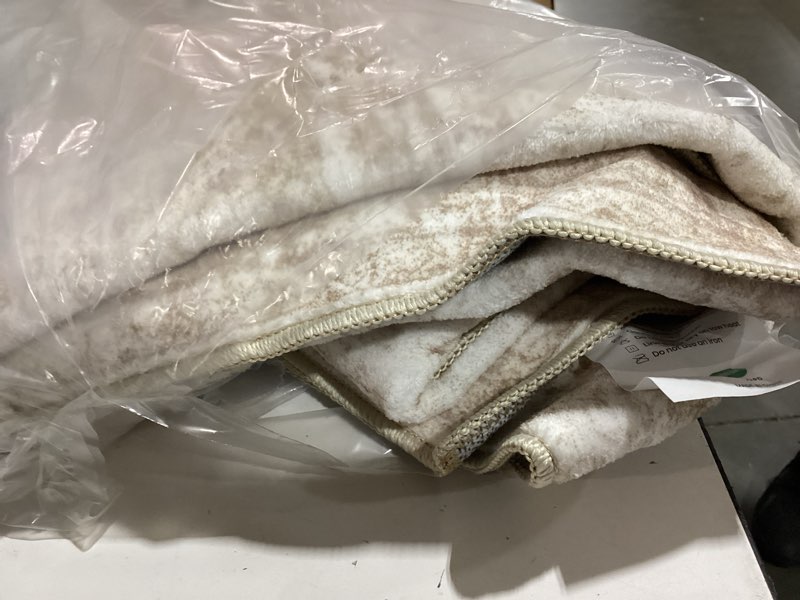 Condition photo showing Good Condition for 3x5 rug, small area rug for kitchen, entryway, machine washable non-slip throw rug, vintage carpet for nursery coffee table beige beige 3' x 5' (rectangular)