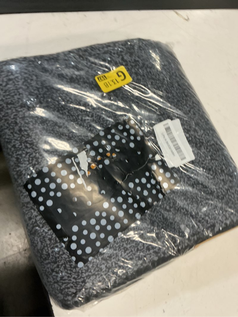 Condition photo showing New/Like New for purrugs dirt trapping door mat 24" x 35.5", non-slip machine washable entryway rug, dog doormat, indoor front door mat, super absorbent entry rug for muddy shoes & paws, bluish grey-black bluish grey-black 24" x 35.5"