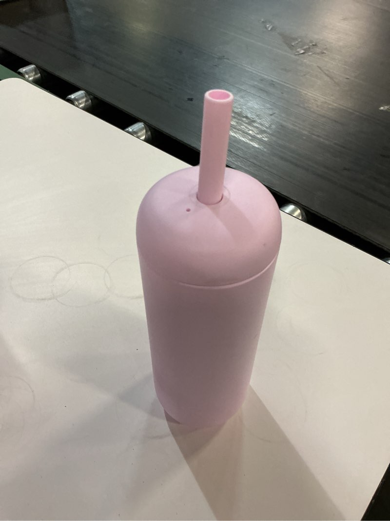 Condition photo showing Good Condition for bink 21 oz. straw tumbler