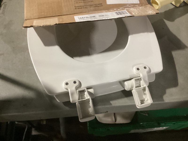 Condition photo showing New/Like New for bemis 1500ec 390 lift-off wood elongated toilet seat, cotton white (pack of 1)