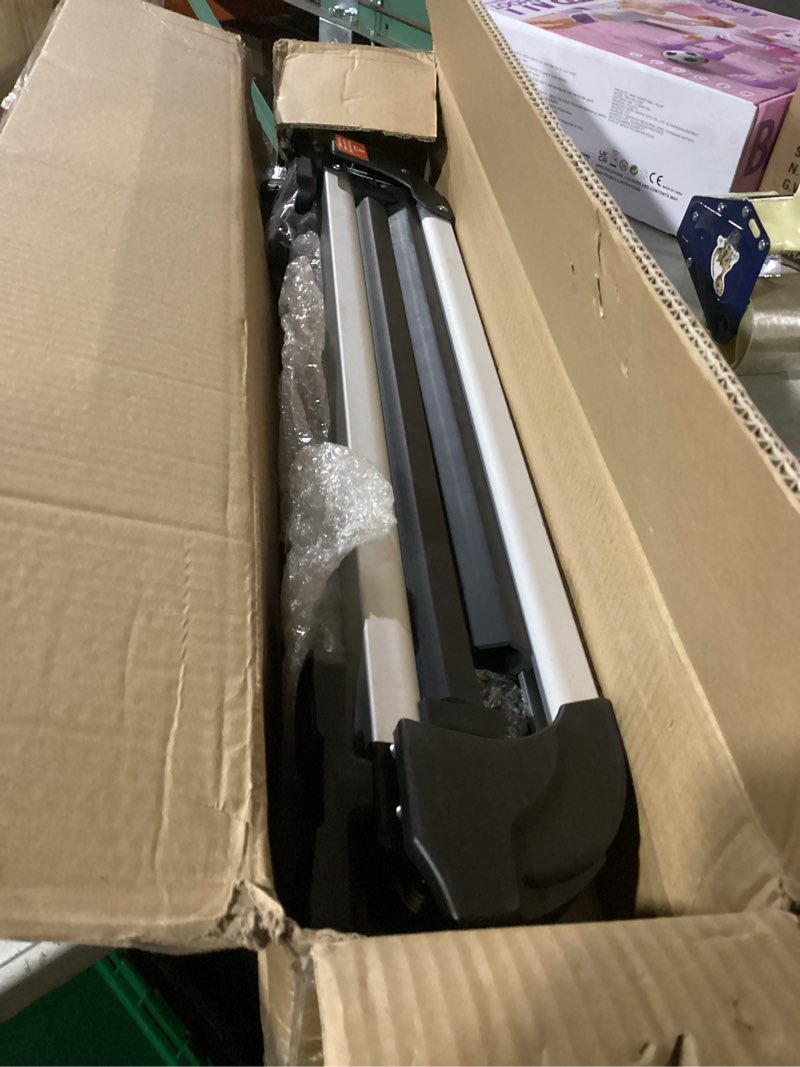 Condition photo showing Good Condition for VEVOR Universal Car Roof Rack - Fit Most Crossbars, Carry up to 6 Pairs of Skis or 4 Snowboards, Aluminum Snowboard Ski Rack with Lock & Rubber Padding 6pr/4 Boards Roof Rack (Full)