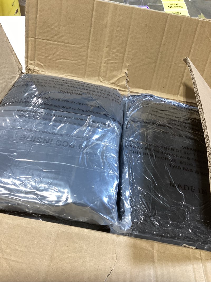 Condition photo showing Good Condition for stretch spandex chair covers - black 100 pcs, folding kitchen chairs cover, universal washable slipcovers protector, removable chair seat covers, for wedding party dining room banquet event black- folding chair covers 100pcs