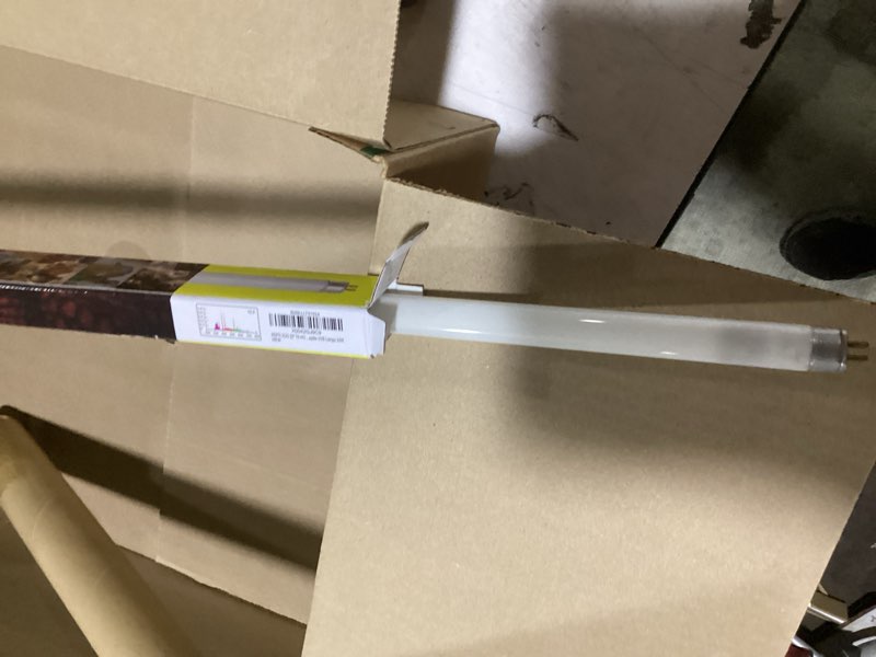Condition photo showing Good Condition for repti zoo 22" t5 ho 10.0 uvb bulb desert reptile uvb lamps 24w 24 watts