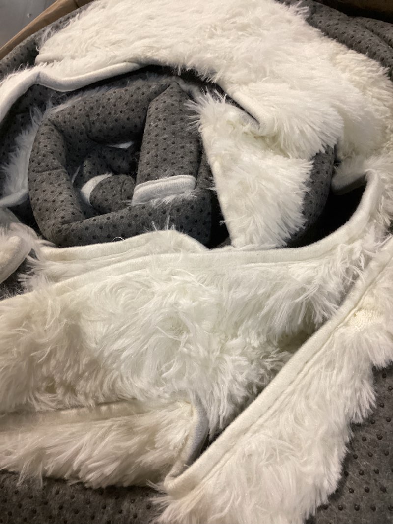 Condition photo showing As Is for mugorn area rugs 10x14 living room, large fluffy cream white area rugs for bedroom, soft carpet shag kids room rug, non-slip fuzzy rugs indoor (10ft x 14ft, cream white) cream 10' x 14' (rectangular)
