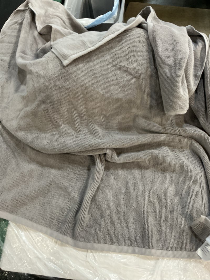 Condition photo showing As Is for quince turkish ribbed quick dry bath towel (set of 2)
