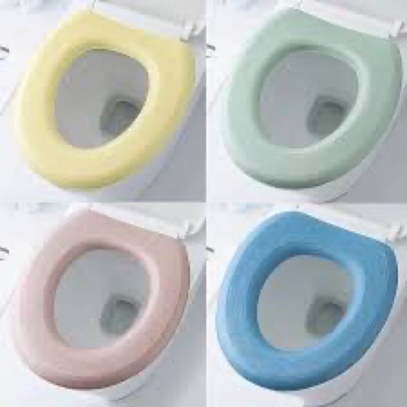 Assorted toilet seat and lids 