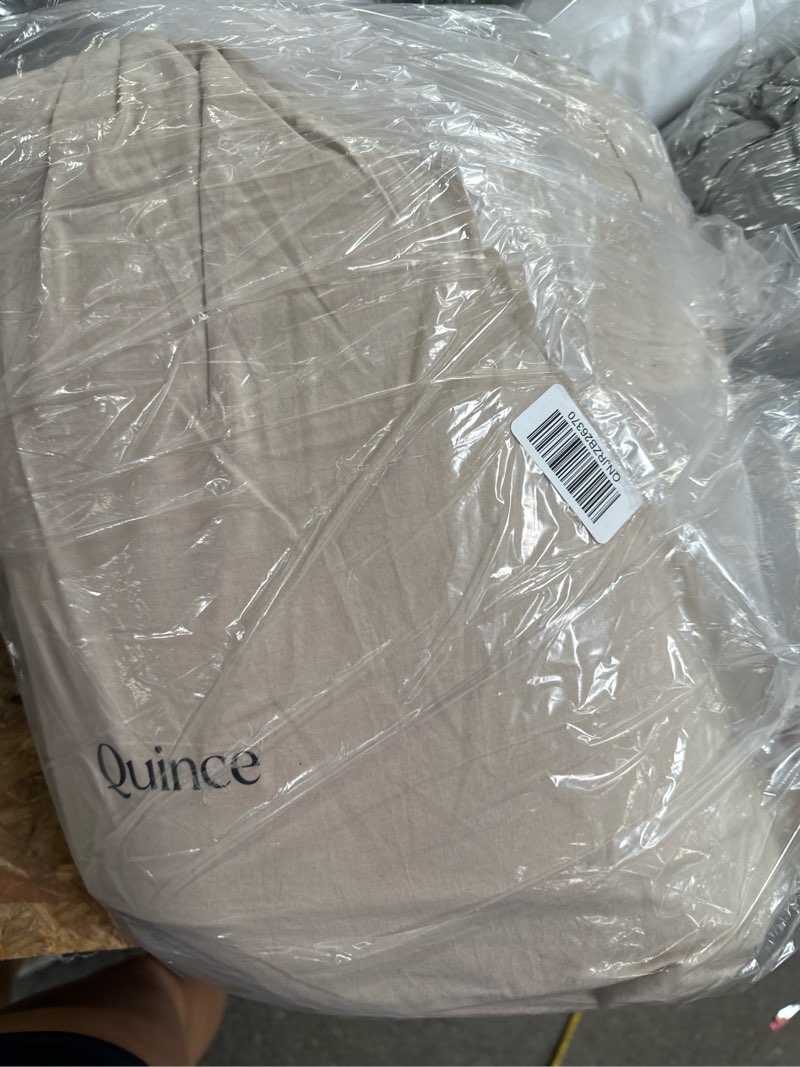Condition photo showing Good Condition for organic luxe honeycomb duvet cover set, king/cal king, sand