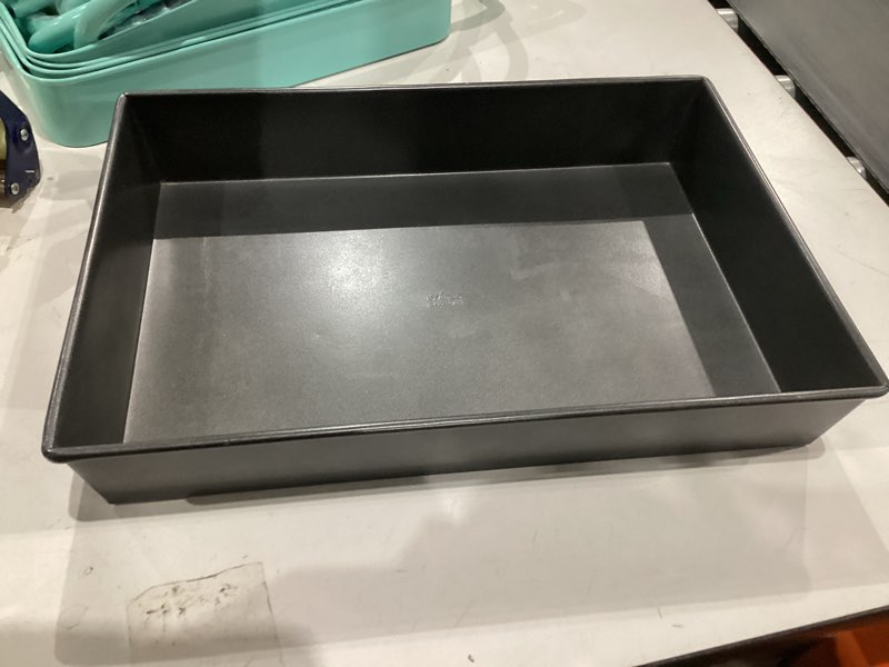 Deep dish baking pan non stick