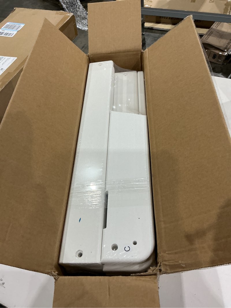 Condition photo showing New/Like New for vevor adirondack ottoman, 17.7l x 19.7w x 13.8h inch hdpe plastic folding adirondack ottoman, weather-resistant foot rest for adirondack chair, widely used for outside porch pool lawn backyard, white white 17.7l x 19.7w x 13.8h inch