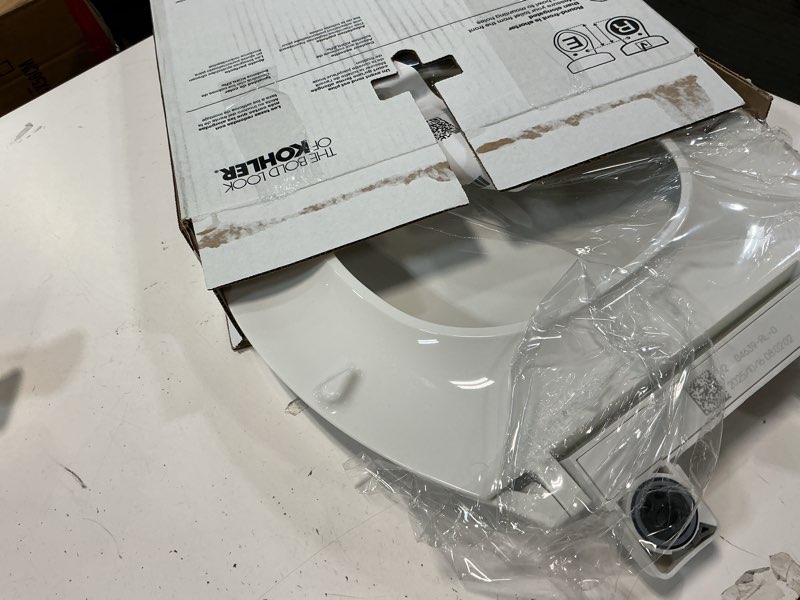 Condition photo showing Good Condition for KOHLER 4639-RL-0 Cachet ReadyLatch Round Toilet Seat Soft Close, White White Round Ready Latch