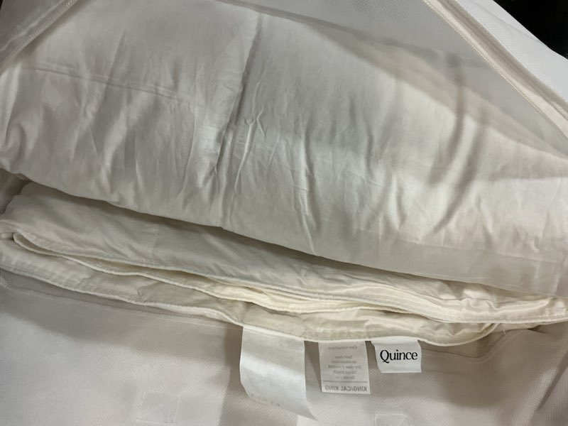 Condition photo showing Good Condition for auince premium down duvet insert king/ cal king 