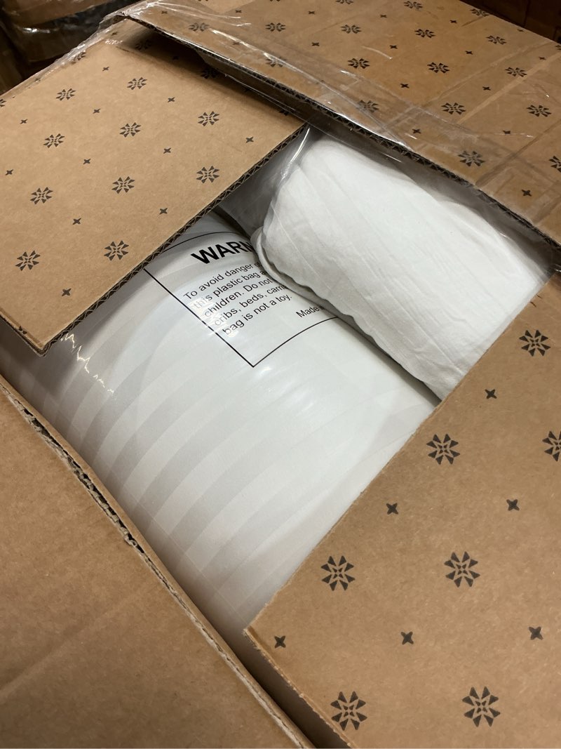 Condition photo showing Good Condition for beckham hotel collection bed pillows standard/queen size set of 2 - original soft down alternative pillow for sleeping - soft support for back, stomach or side sleepers queen / standard white