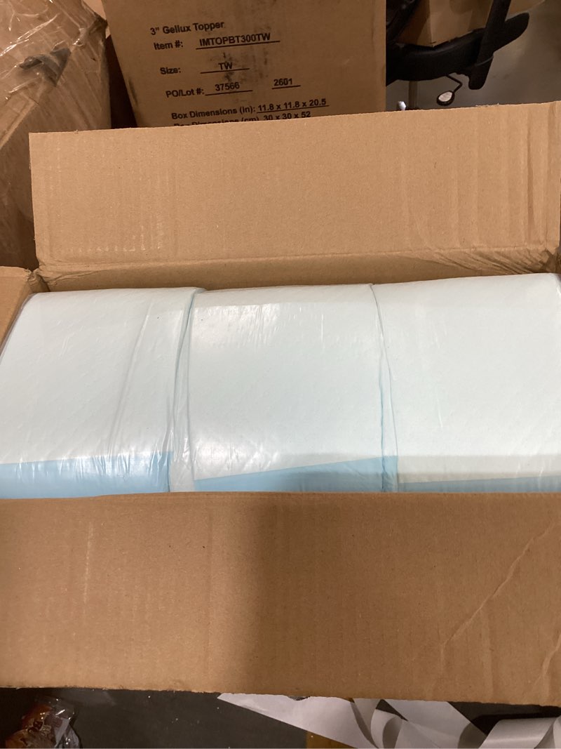 Condition photo showing Good Condition for amazon basics dog and puppy pee pads, 5-layer leak-proof super absorbent, quick-dry surface, potty training, regular (22x22"), 150 count, blue & white