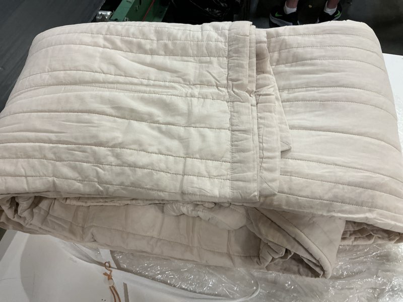 Condition photo showing Good Condition for quince organic cotton quilt king size sand 
