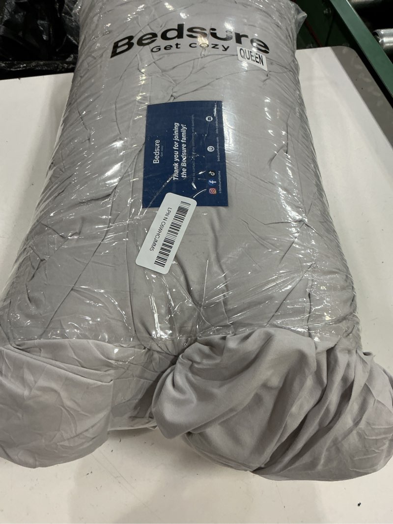 Condition photo showing Good Condition for bedsure queen comforter set light grey - bed in a bag queen size bedding 7 pieces, gentlesoft™ pintuck bed set gift for family, pinch pleat all season comforter with sheets, pillowcases & shams queen 20 - light grey