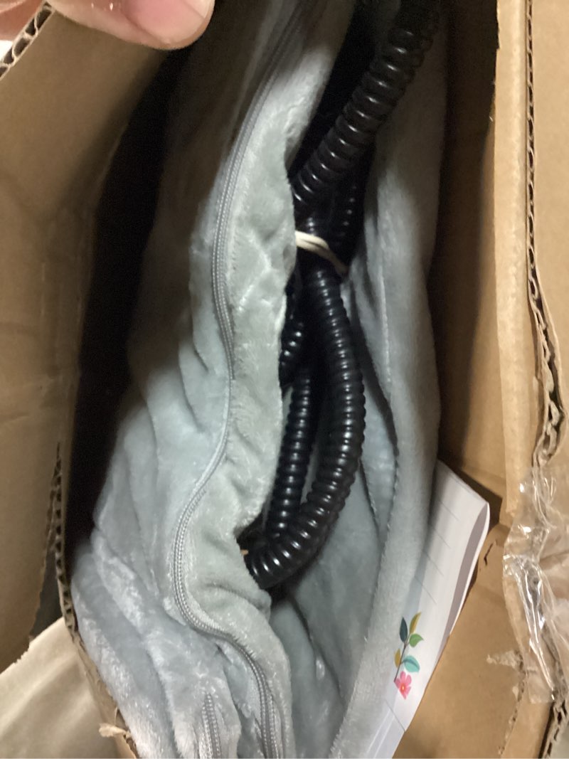 Condition photo showing Good Condition for Ringco Pet Heating Pad for Cats & Small Dogs with 12 Adjustable Temperature, Waterproof & Chew Resistant Cat Heating Pad with Timer, Heated Cat Bed with Fleecy Cover (S: 20” x 16”)