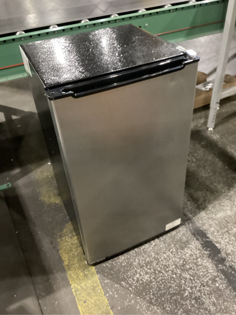 Condition photo showing Good Condition for Maine Upright Freezer 3.6 Cu.Ft Mini Freezer with Reversible Stainless Steel Door Freestanding Compact Freezer with 3 Adjustable Thermostat, Small Freezer for Apartment Dorm (Silver)