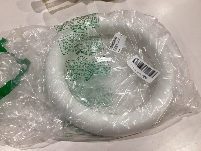 Condition photo showing Good Condition for floracraft extruded craftf?m wreath 1.7 inch x 11.7 inch white