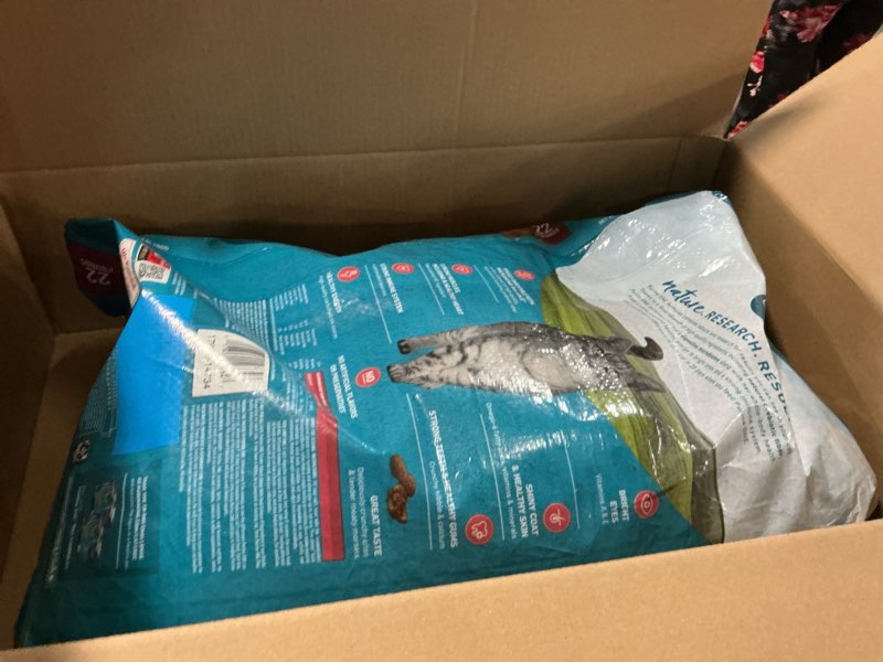 Condition photo showing New/Like New for (Best by:May 2027) Purina ONE Natural Dry Cat Food, Tender Selects Blend with Real Salmon - 22 lb. Bag Salmon & Rice 22 Pound (Pack of 1)