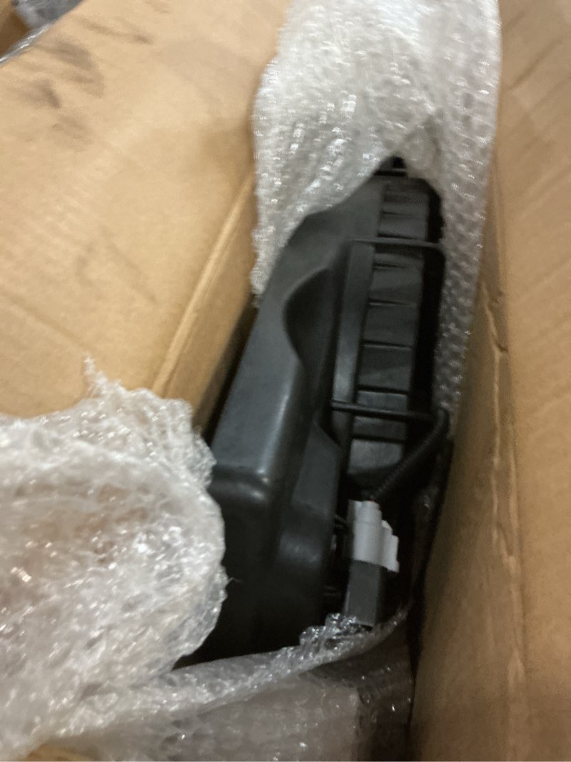 Condition photo showing Good Condition for Radiator Fan 68031872AA 68031873AA Replacement for 200 07-14/Replacement for Compass 13-17/Replacement for Patriot 07-17/Replacement for Avenger 07-14