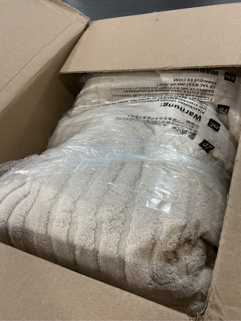 Condition photo showing Good Condition for shacos soft cozy fluffy arch pattern high-low pile area rugs 8'x10' large non slip washable modern geometric rug scandinavian minimalist carpet for living room bedroom dining room, beige 8'x10' beige