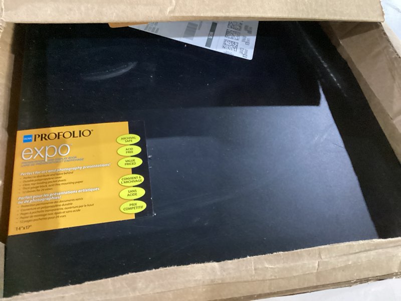 Condition photo showing Good Condition for itoya profolio expo 14x17 black art portfolio binder with plastic sleeves and 24 pages - portfolio folder for artwork with clear sheet protectors - presentation book for art display and storage
