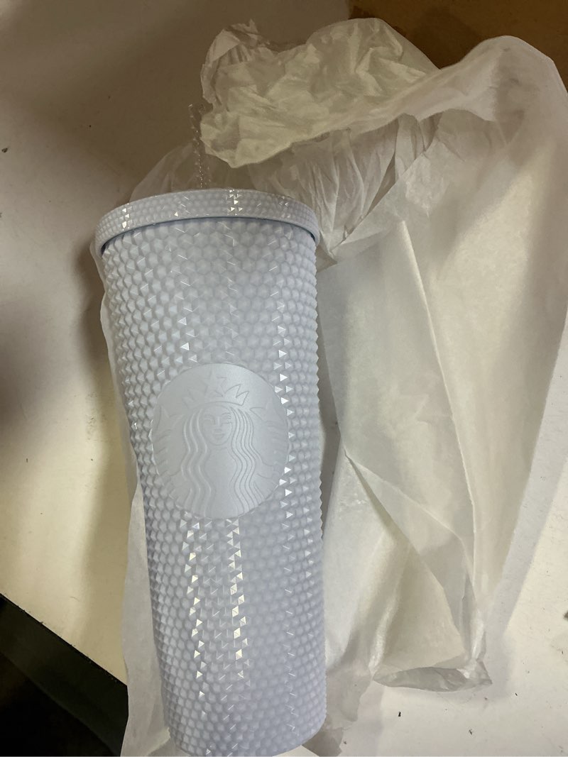 Condition photo showing New/Like New for plstc cld cup bling 24oz siren core fy24