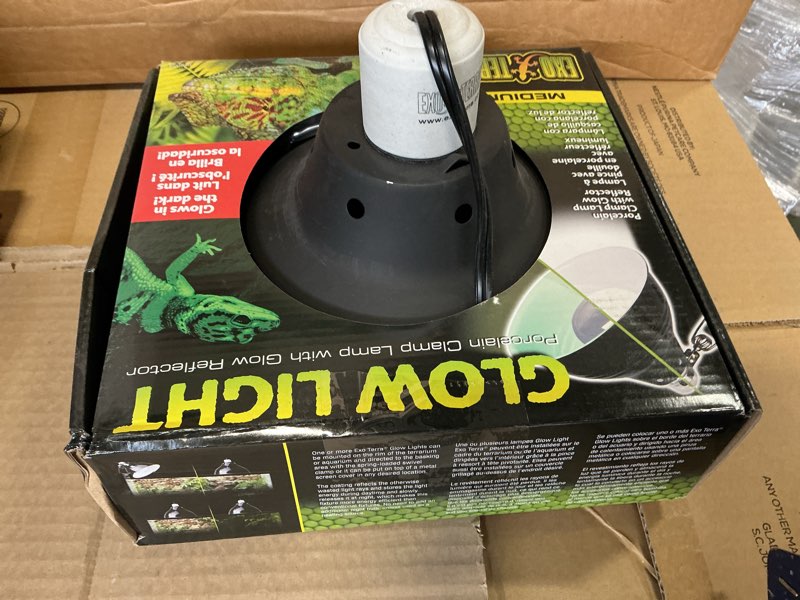 Condition photo showing Good Condition for Exo Terra Reptile Dome Light Fixture - 8-1/2-Inch Porcelain Clamp Lamp for Deep Heat and Light, Perfect for Reptile Terrarium 8.5" long Standard Packaging