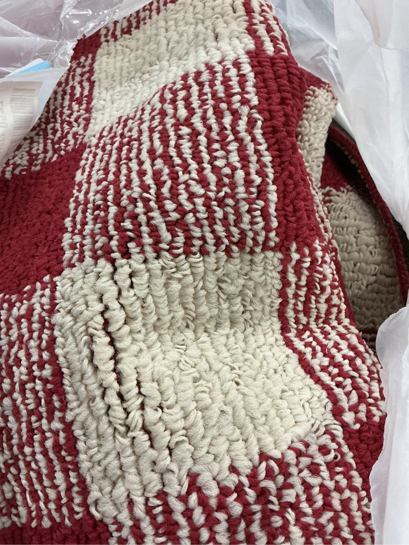 Condition photo showing Good Condition for garland rug country living buffalo plaid 5 ft. x 7 ft. indoor/outdoor area rug chili/ivory -geometric design, stain resistant, highly durable, for patio, balcony, bedroom, dining room, living room chili/ivory 5' x 7' (rectangular)