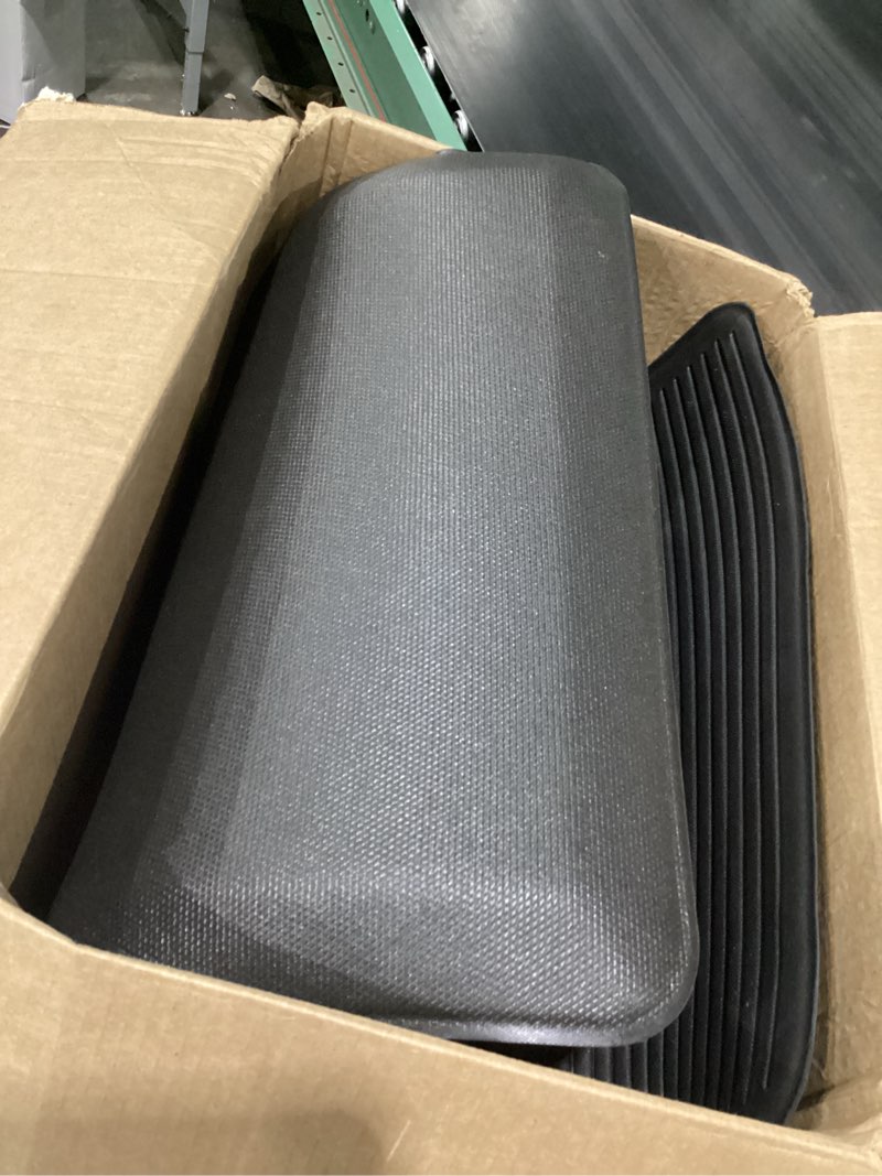 Condition photo showing Good Condition for large black rubber floor cargo mat