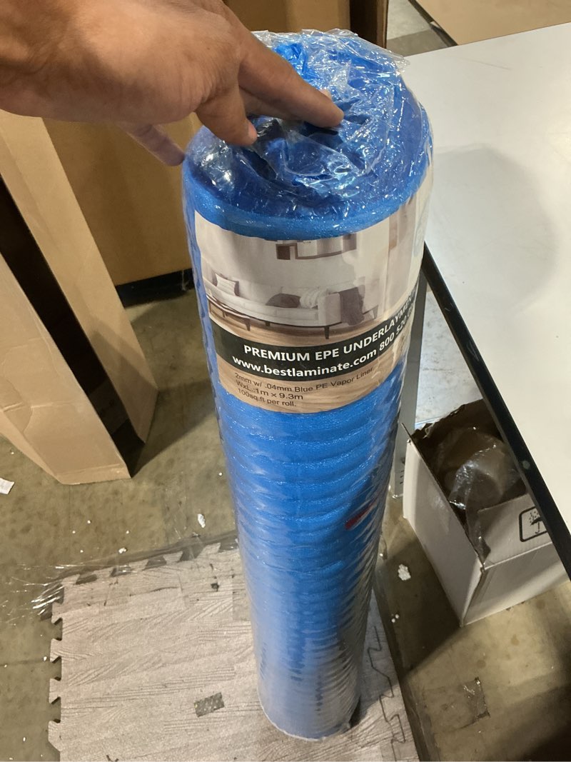 Condition photo showing New/Like New for vevor floor underlayment 200 sq. ft/roll, 3-in-1 3 mm thick flooring padding with tape & vapor barrier, heavy duty epe foam with blue pe, soundproofing and noise reduction,for laminate wood floors blue epe(1 roll x 200 sq.ft)