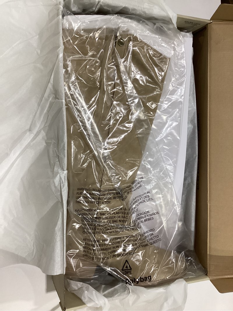 Condition photo showing New/Like New for Naturalizer womens Zoya 10 Deep Porcelain