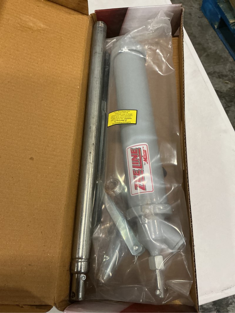 Condition photo showing New/Like New for zeeline ze371 lever action drum pumpn