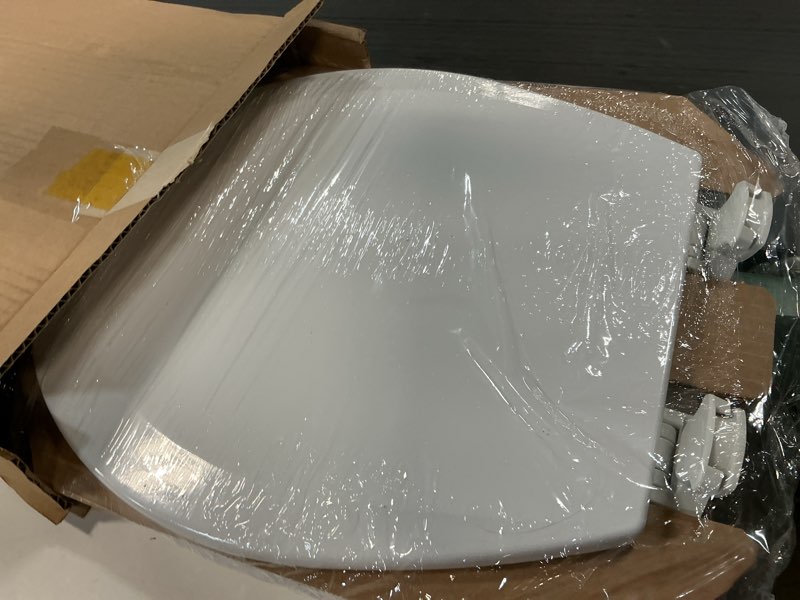 Condition photo showing As Is for bemis 500ec 390 toilet seat with easy clean & change hinges, 1 pack round, cotton white