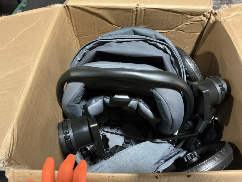 Condition photo showing Good Condition for graco modes pramette 3-in-1 travel system, gray