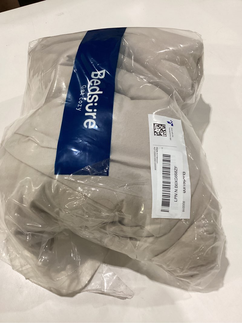 Condition photo showing New/Like New for bedsure 100% washed cotton duvet cover twin size - linen color minimalist cotton duvet cover linen like for all seasons - gentlesoft™ plain simple bedding (twin, 68"x90") twin (68" x 90") 03 - linen color (no comforter)
