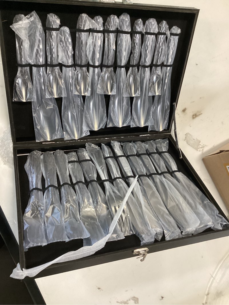 https://lotting-media.assets.bidfta.com/lotting_2aadcbb4-540a-4e7b-a615-5abf1f36f661