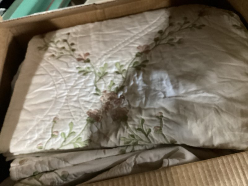 Condition photo showing New/Like New for Laura Ashley - Twin Quilt Set, Super Soft & Breathable Embroidered Bedding with Matching Sham(s), Floral Home Decor (Floral Embroidery Pink, Twin) Twin Floral Embroidery Pink