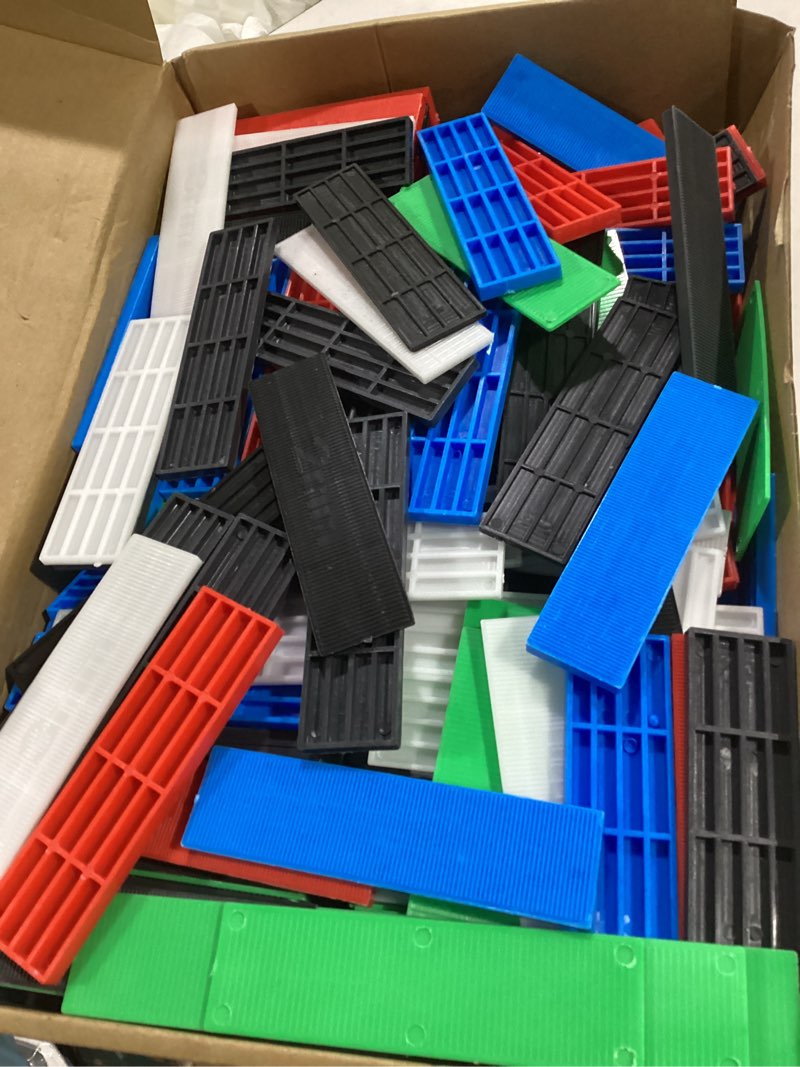 Condition photo showing Good Condition for konohan 240 pcs plastic flat shims structural tile plastic shims for leveling, 3/64, 5/64, 1/8, 5/32, 13/64, 15/64, green, black, white, grey, blue, red